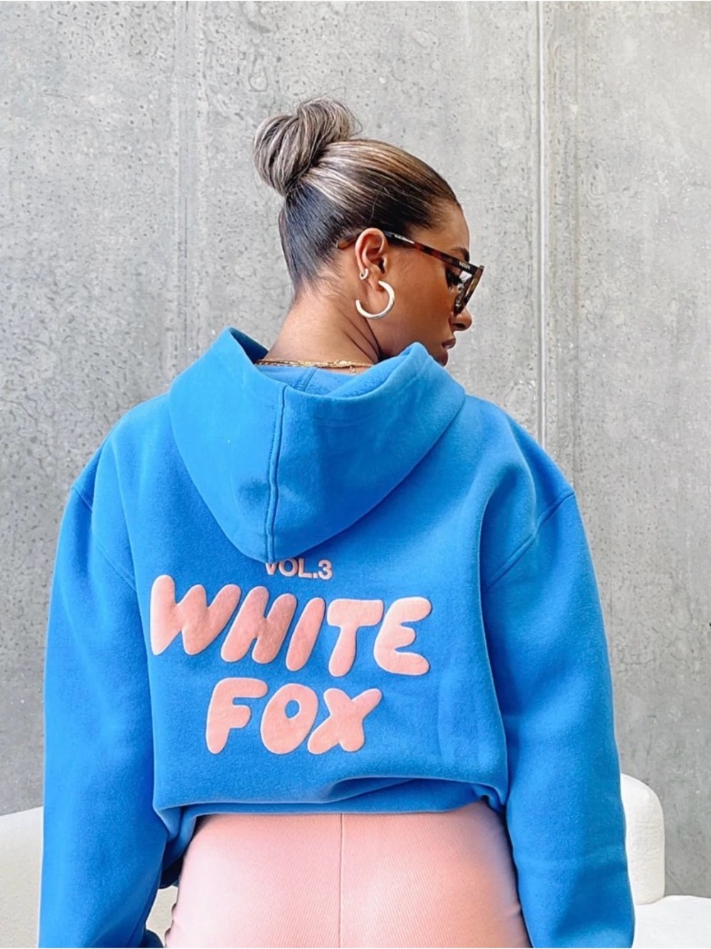 White fox S/M Offstage Hoodie Azure